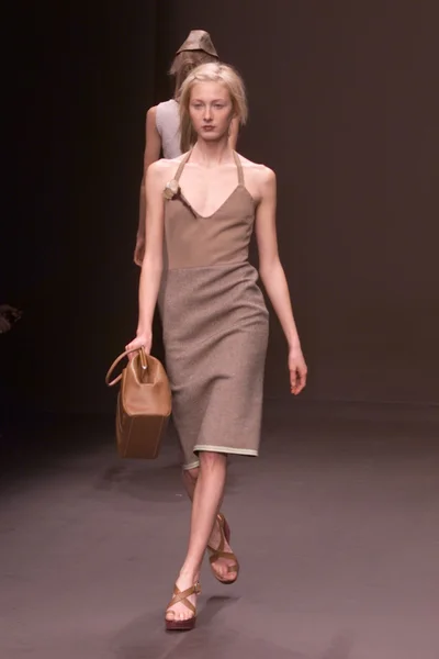 Look 2